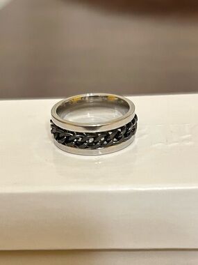 Size 4.75 Silver & Black Chain Fidget Spinner Ring Stainless Steel NWOT